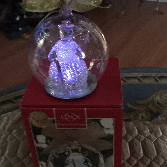 🌲RETIRED LENOX COLOR CHANGING ORNAMENT 🌲 - Picture 3 of 7